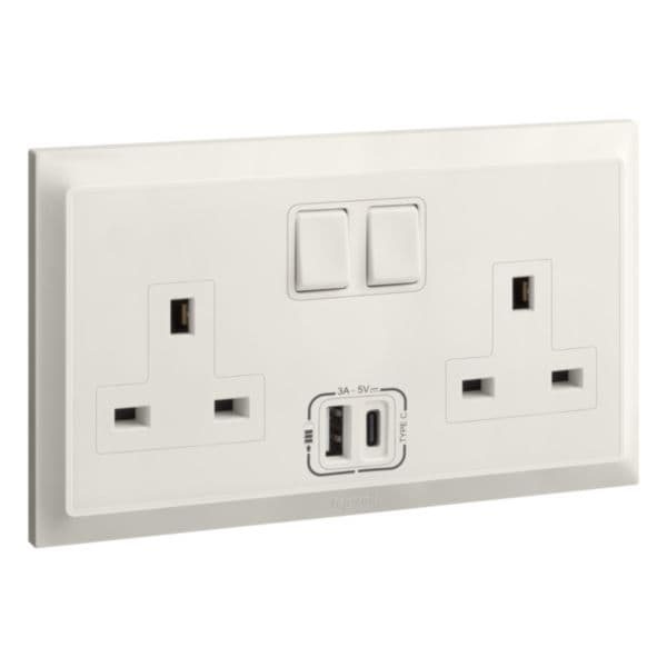Belanko S - 2 gang single pole BS switched socket outlet inboard - 13A + USB type A+C - Ivory