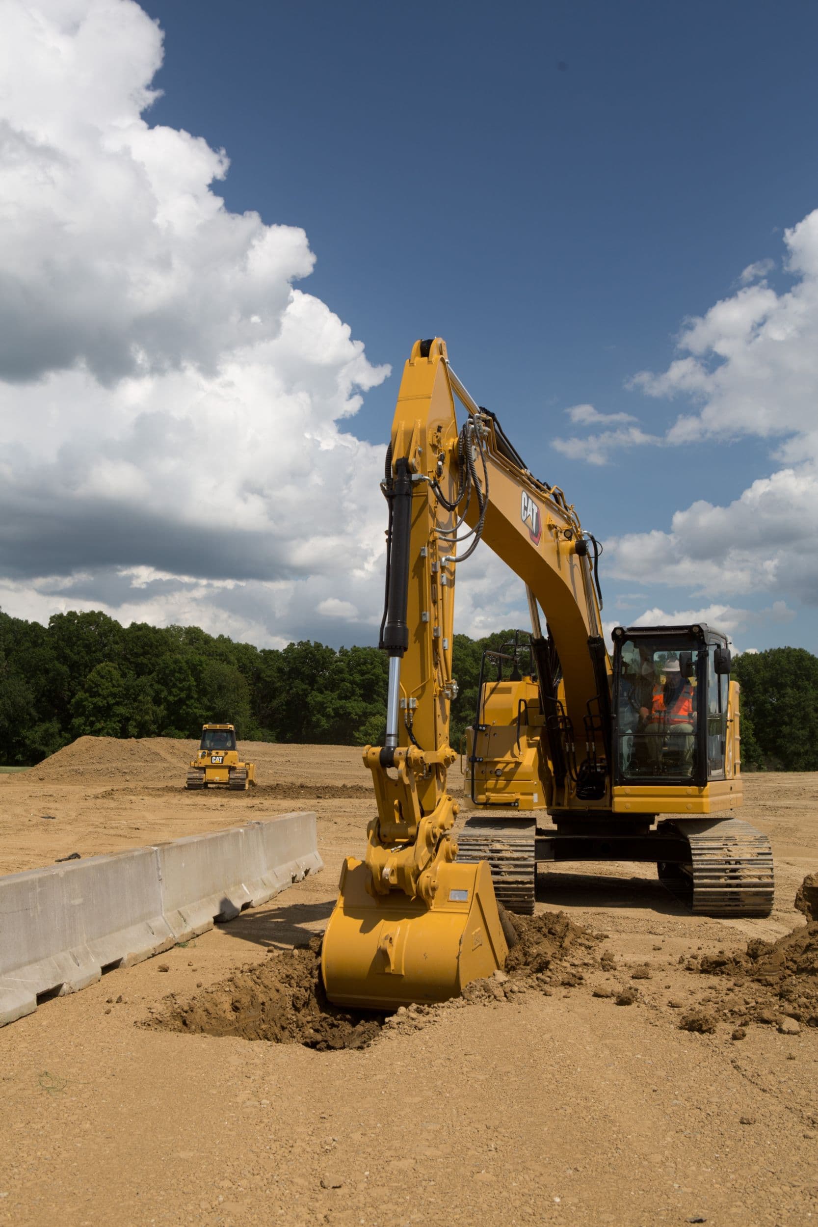 Cat® 325 Hydraulic Excavator