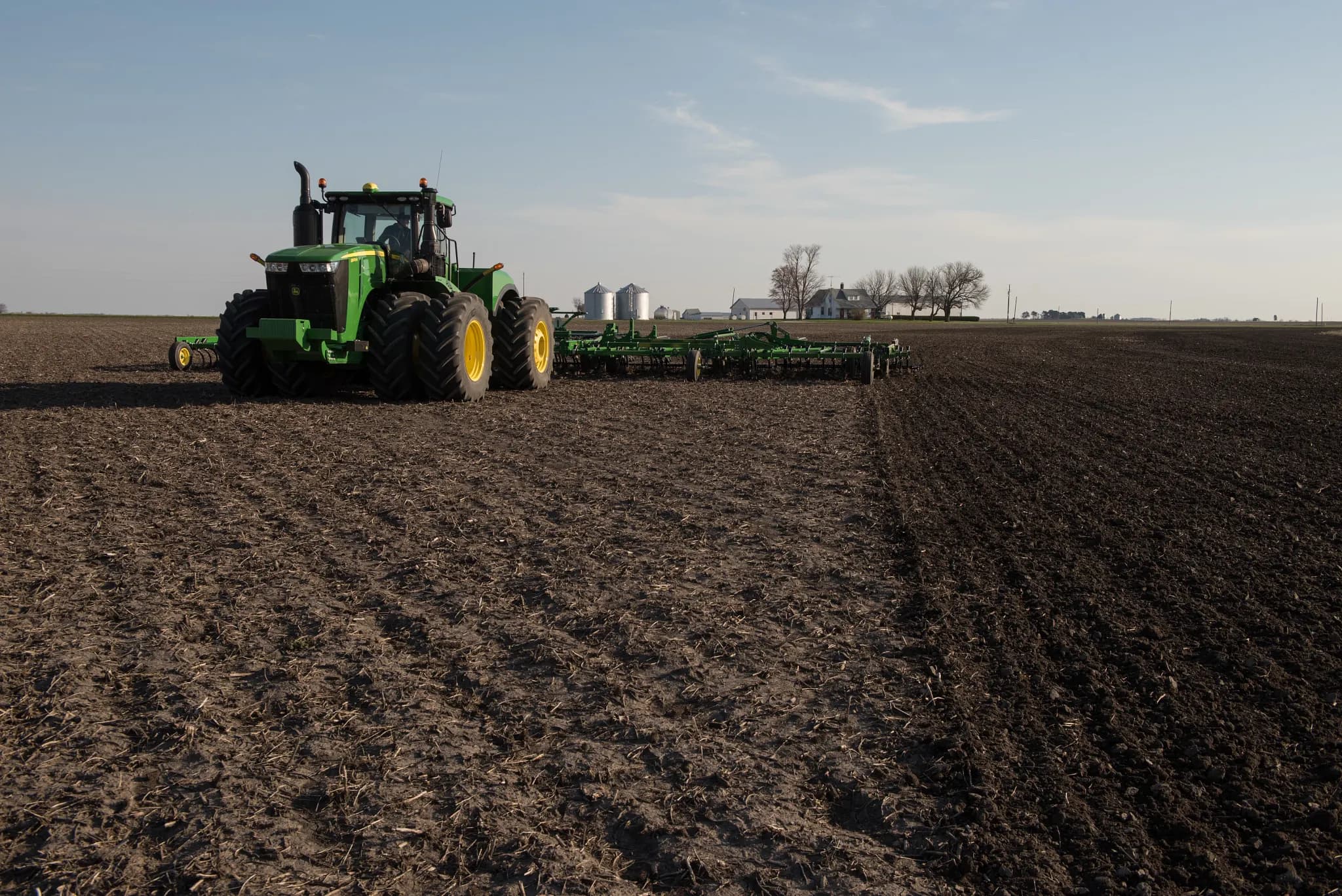 2330 (3-Section, 27 ft, 9 in.) Mulch Finisher