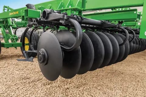 2330 (3-Section, 30 ft, 9 in.) Mulch Finisher
