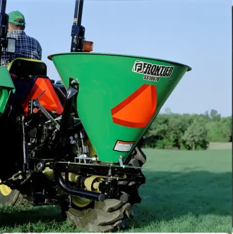 SS1023B Broadcast Spreader