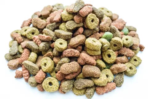 Screens, pet food production